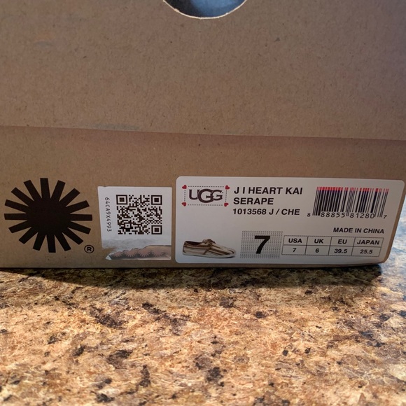 EUC Girls 7 Ugg J I Heart Kai Serape Shoes Striped - Picture 6 of 8